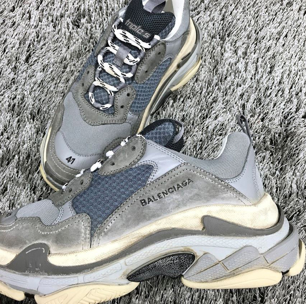 2019新作 バレンシアガスーパーコピー バレンシアガ TRIPLE S SNEAKERS